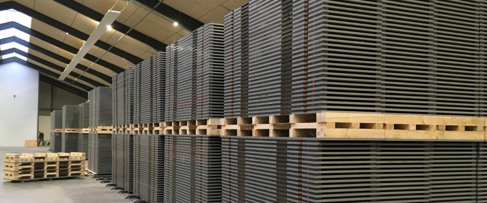 Plast för tillverkning av Troldtekt akustikplattor